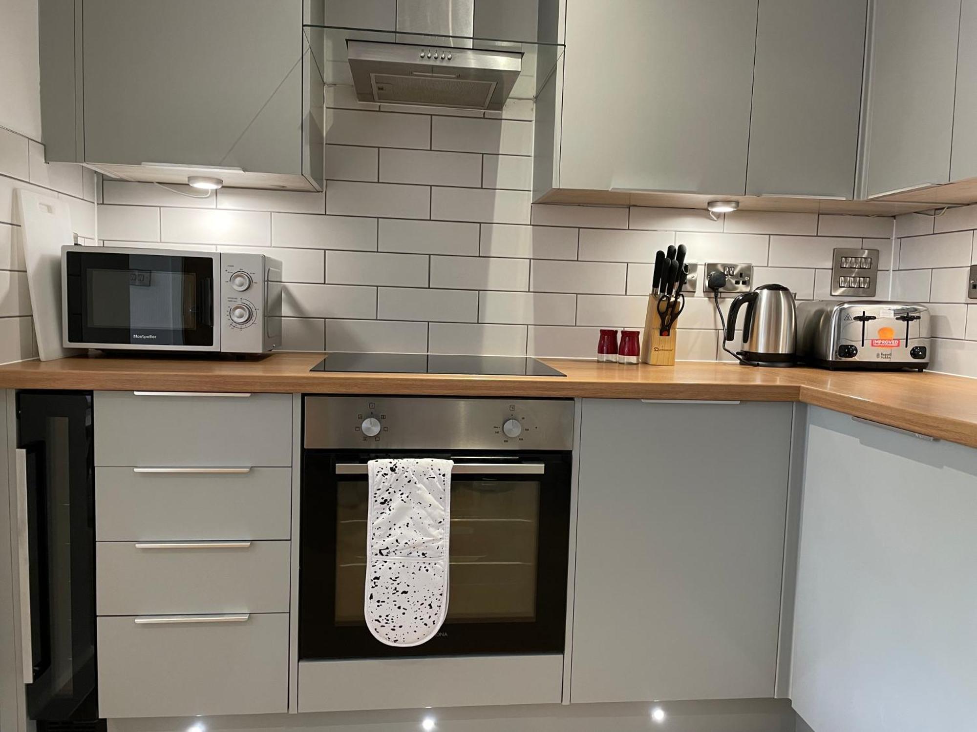 Stylish And Modern 2Br Apartment With Parking Sheffield Exterior photo
