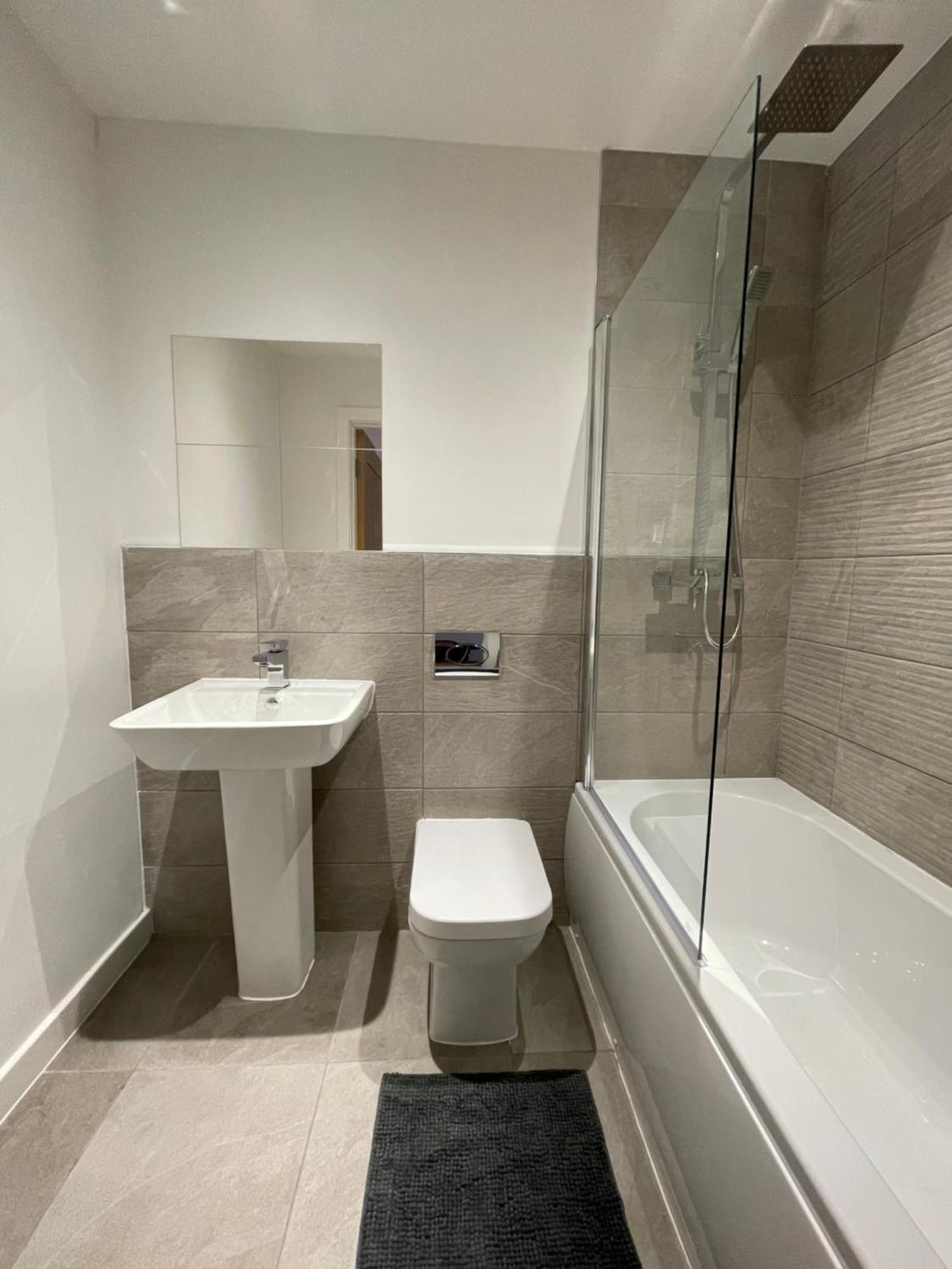 Stylish And Modern 2Br Apartment With Parking Sheffield Exterior photo